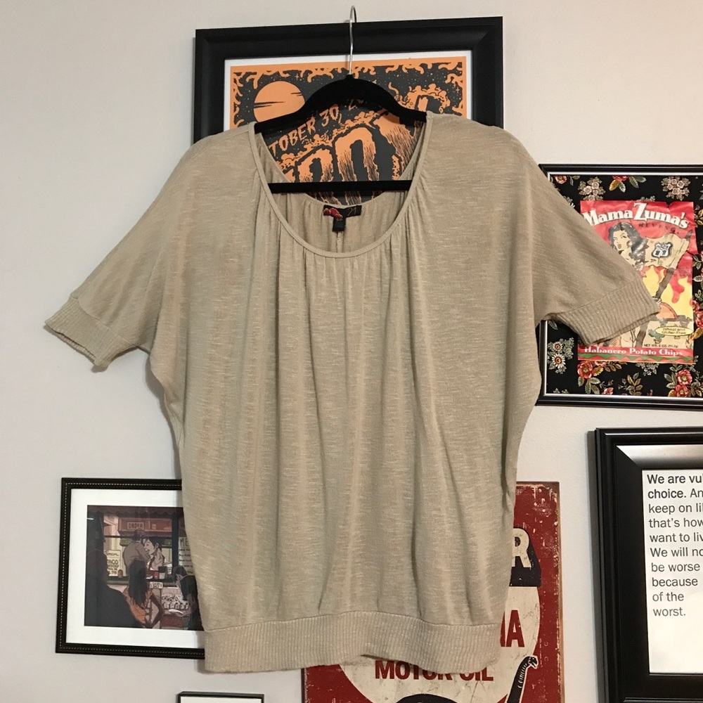 ✨F21 Light Tan Bat Wing Top